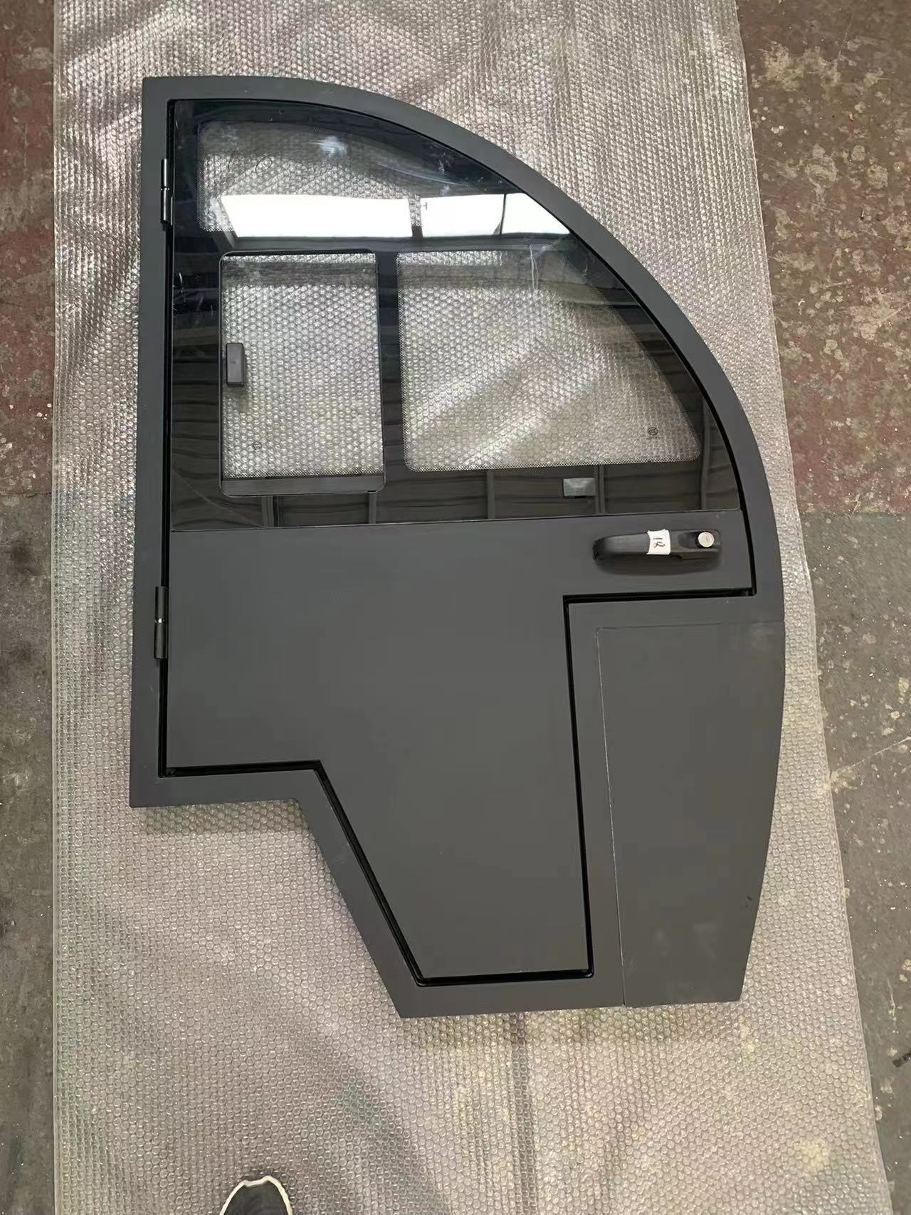 電動(dòng)車(chē)車(chē)門(mén)